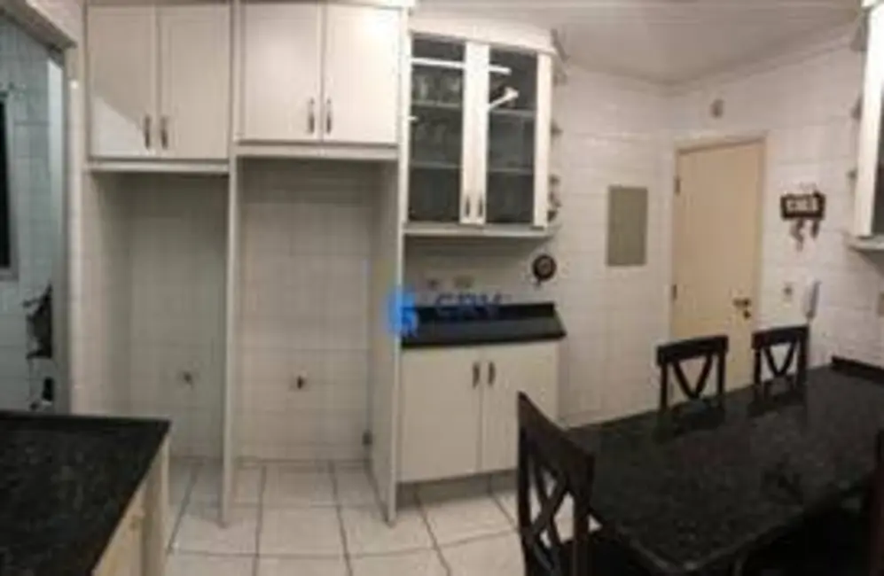Cobertura com 4 quartos à venda, 417m2 em Centro, Londrina - PR - imagem 9 Foto 9 de Cobertura com 4 quartos à venda, 417m2 em Centro, Londrina - PR