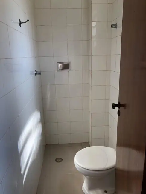 Apartamento com 3 quartos à venda, 155m2 em Centro, Londrina - PR - imagem 6 Foto 6 de Apartamento com 3 quartos à venda, 155m2 em Centro, Londrina - PR