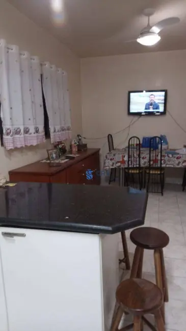 Casa com 3 quartos à venda, 314m2 em Jardim Pérola, Londrina - PR - imagem 8 Foto 8 de Casa com 3 quartos à venda, 314m2 em Jardim Pérola, Londrina - PR