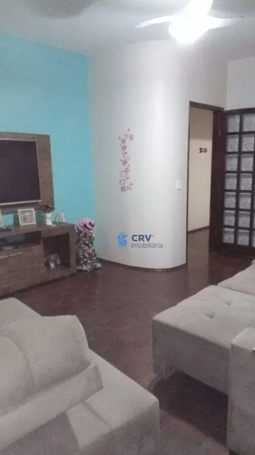 Casa com 3 quartos à venda, 314m2 em Jardim Pérola, Londrina - PR - imagem 6 Foto 6 de Casa com 3 quartos à venda, 314m2 em Jardim Pérola, Londrina - PR