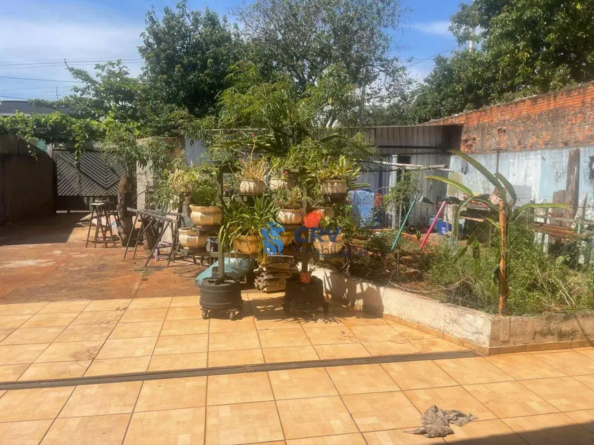 Sobrado com 3 quartos à venda, 360m2 em Colúmbia, Londrina - PR - imagem 3 Foto 3 de Sobrado com 3 quartos à venda, 360m2 em Colúmbia, Londrina - PR
