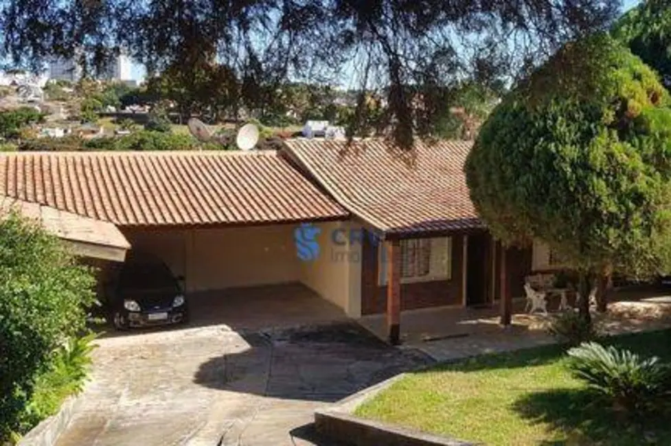Foto 1 de Casa com 3 quartos à venda, 987m2 em Jardim Alvorada, Londrina - PR