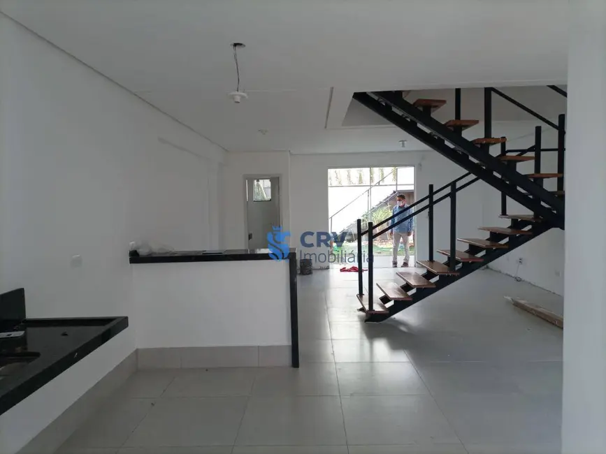 Foto 3 de Sobrado com 3 quartos para alugar, 180m2 em Portal de Versalhes 1, Londrina - PR