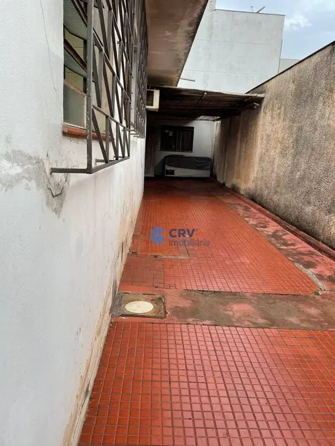 Casa com 4 quartos à venda e para alugar, 525m2 em Centro, Londrina - PR - imagem 6 Foto 6 de Casa com 4 quartos à venda e para alugar, 525m2 em Centro, Londrina - PR