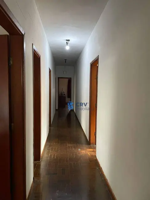 Casa com 4 quartos à venda e para alugar, 525m2 em Centro, Londrina - PR - imagem 5 Foto 5 de Casa com 4 quartos à venda e para alugar, 525m2 em Centro, Londrina - PR