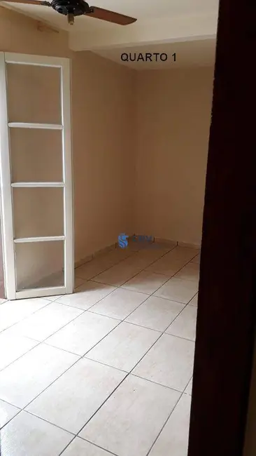 Casa com 3 quartos à venda e para alugar, 200m2 em Conjunto Farid Libos, Londrina - PR - imagem 9 Foto 9 de Casa com 3 quartos à venda e para alugar, 200m2 em Conjunto Farid Libos, Londrina - PR