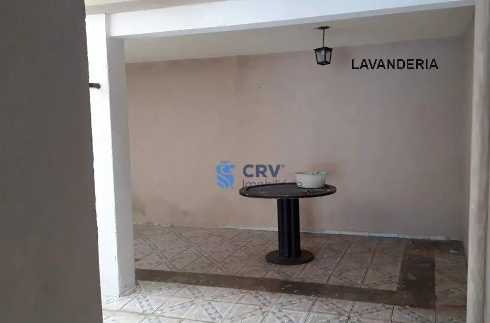 Casa com 3 quartos à venda e para alugar, 200m2 em Conjunto Farid Libos, Londrina - PR - imagem 4 Foto 4 de Casa com 3 quartos à venda e para alugar, 200m2 em Conjunto Farid Libos, Londrina - PR