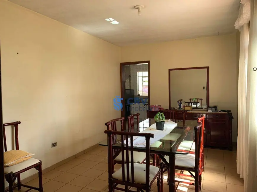 Sobrado com 4 quartos à venda, 333m2 em Jardim Londrilar, Londrina - PR - imagem 7 Foto 7 de Sobrado com 4 quartos à venda, 333m2 em Jardim Londrilar, Londrina - PR