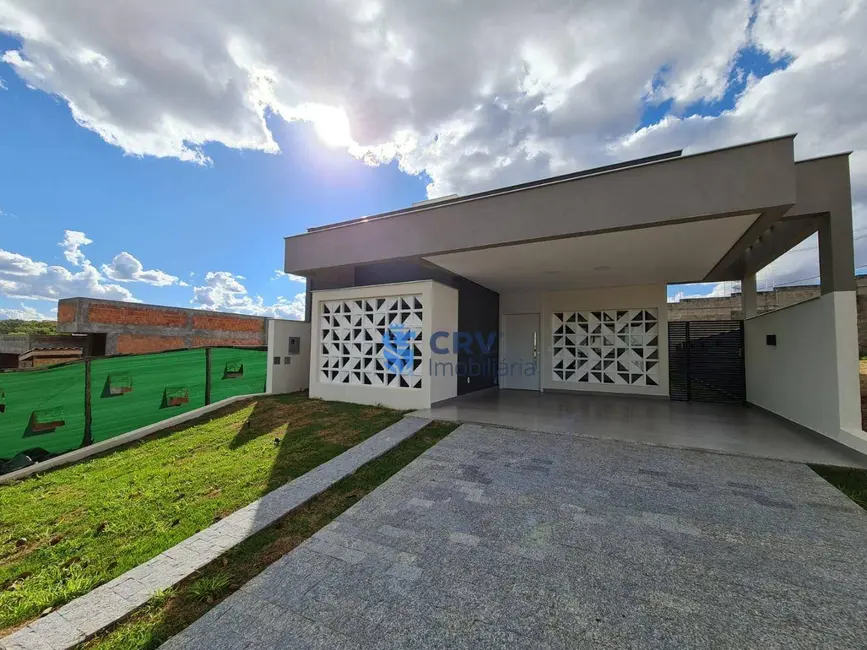 Casa de Condomínio com 3 quartos à venda, 250m2 em Conjunto Habitacional Alexandre Urbanas, Londrina - PR - imagem 3 Foto 3 de Casa de Condomínio com 3 quartos à venda, 250m2 em Conjunto Habitacional Alexandre Urbanas, Londrina - PR