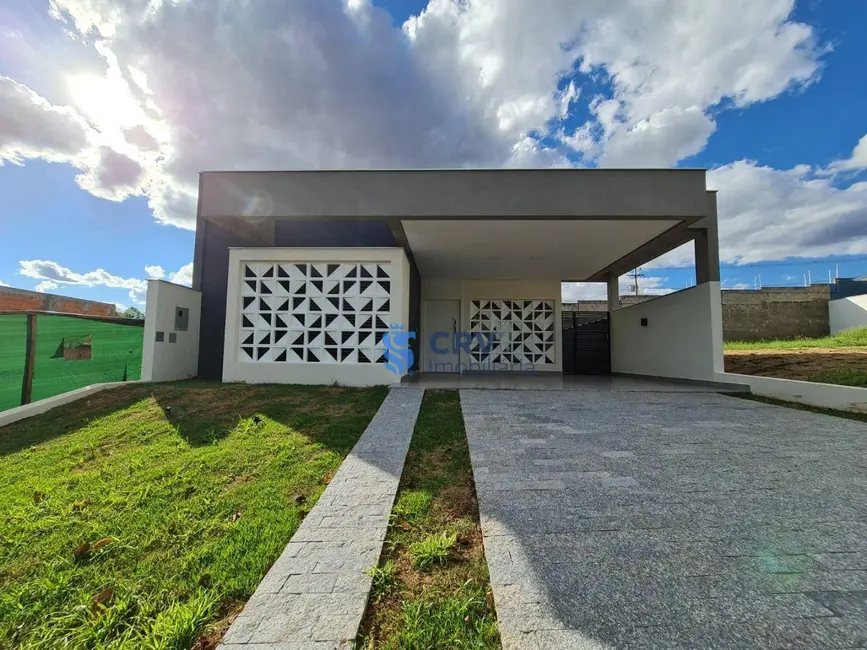 Foto 1 de Casa de Condomínio com 3 quartos à venda, 250m2 em Conjunto Habitacional Alexandre Urbanas, Londrina - PR
