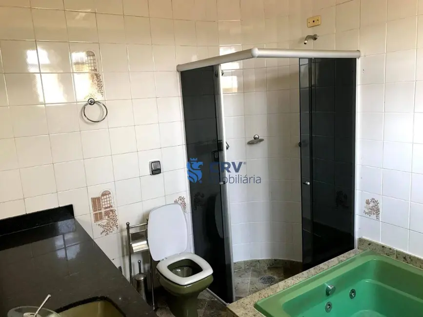 Casa com 6 quartos à venda, 520m2 em Vila Larsen 1, Londrina - PR - imagem 9 Foto 9 de Casa com 6 quartos à venda, 520m2 em Vila Larsen 1, Londrina - PR