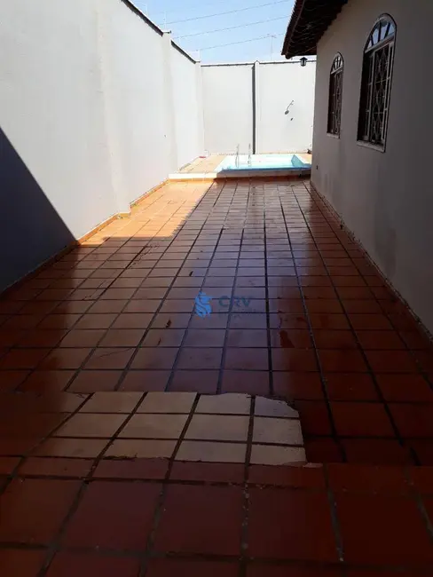 Casa com 3 quartos à venda, 359m2 em Coliseu, Londrina - PR - imagem 5 Foto 5 de Casa com 3 quartos à venda, 359m2 em Coliseu, Londrina - PR