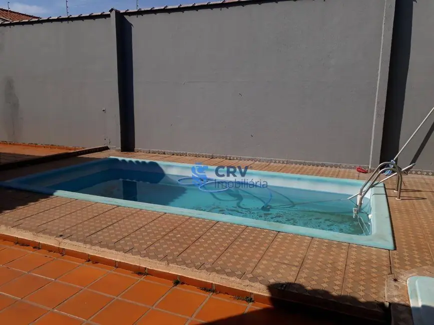 Casa com 3 quartos à venda, 359m2 em Coliseu, Londrina - PR - imagem 8 Foto 8 de Casa com 3 quartos à venda, 359m2 em Coliseu, Londrina - PR