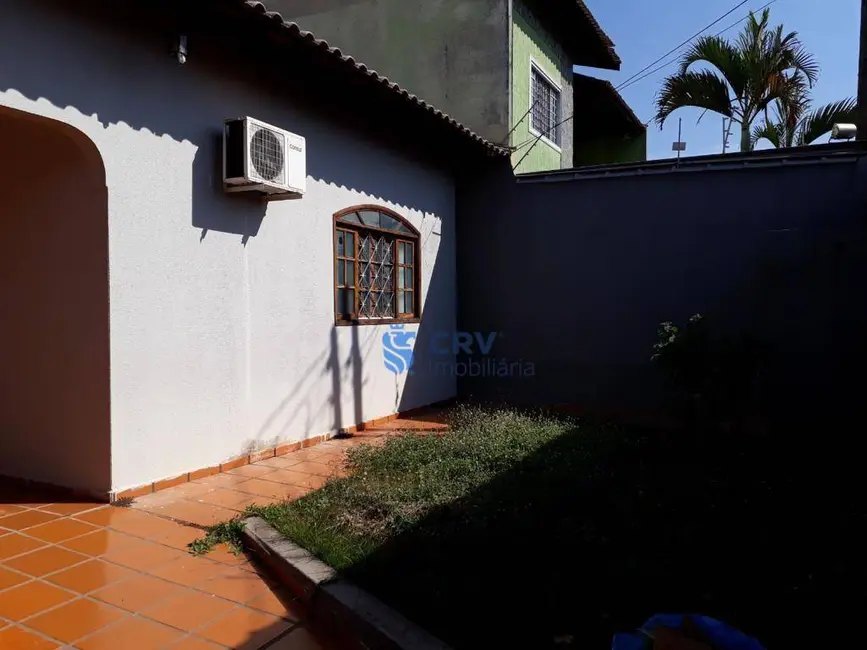 Casa com 3 quartos à venda, 359m2 em Coliseu, Londrina - PR - imagem 2 Foto 2 de Casa com 3 quartos à venda, 359m2 em Coliseu, Londrina - PR