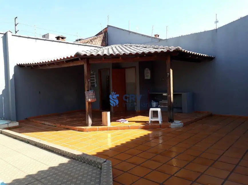 Casa com 3 quartos à venda, 359m2 em Coliseu, Londrina - PR - imagem 6 Foto 6 de Casa com 3 quartos à venda, 359m2 em Coliseu, Londrina - PR