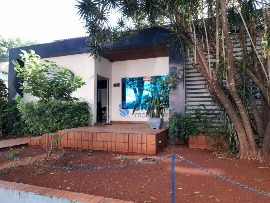 Foto 2 de Casa com 3 quartos à venda, 450m2 em Centro, Londrina - PR