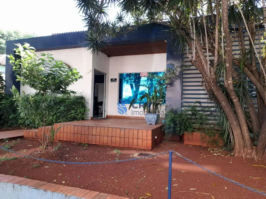 Casa com 3 quartos à venda, 450m2 em Centro, Londrina - PR - imagem 4 Foto 4 de Casa com 3 quartos à venda, 450m2 em Centro, Londrina - PR