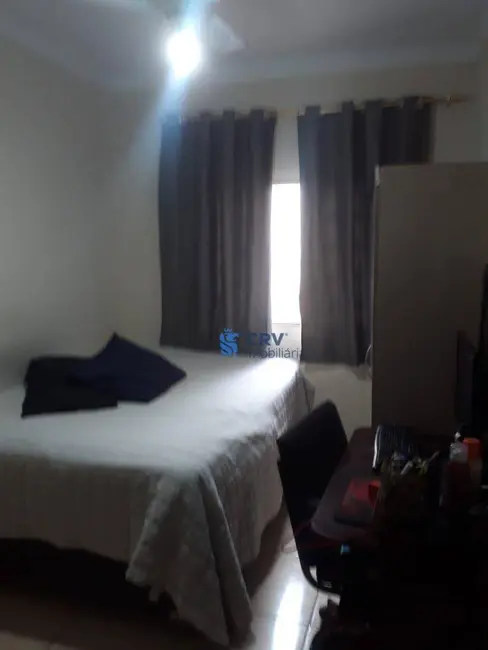 Casa com 3 quartos à venda, 200m2 em Aragarça, Londrina - PR - imagem 8 Foto 8 de Casa com 3 quartos à venda, 200m2 em Aragarça, Londrina - PR
