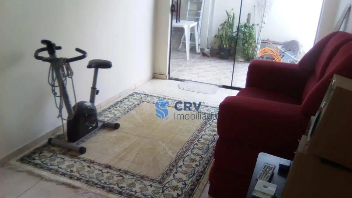 Casa com 3 quartos à venda, 200m2 em Aragarça, Londrina - PR - imagem 5 Foto 5 de Casa com 3 quartos à venda, 200m2 em Aragarça, Londrina - PR