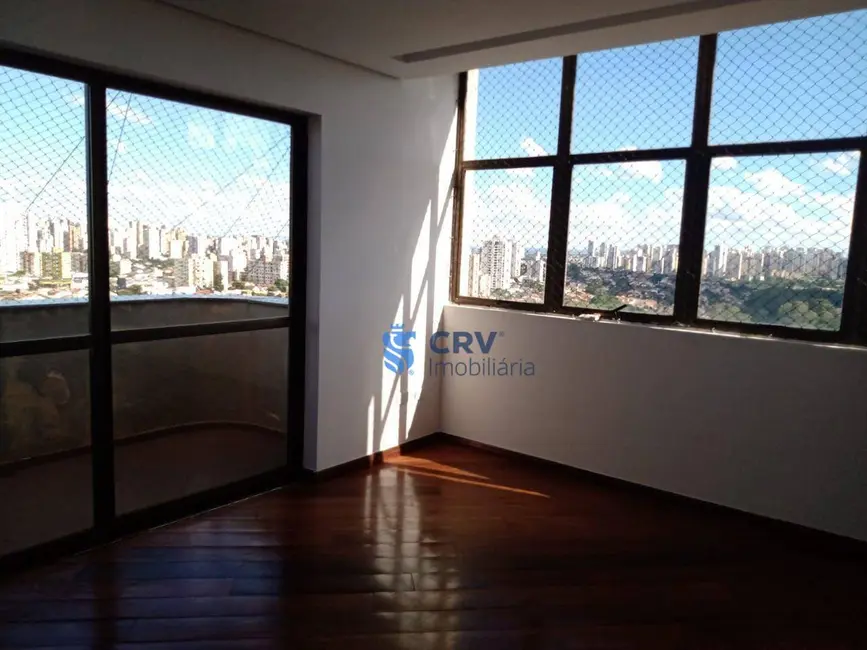 Apartamento com 3 quartos para alugar, 226m2 em Campo Belo, Londrina - PR - imagem 4 Foto 4 de Apartamento com 3 quartos para alugar, 226m2 em Campo Belo, Londrina - PR
