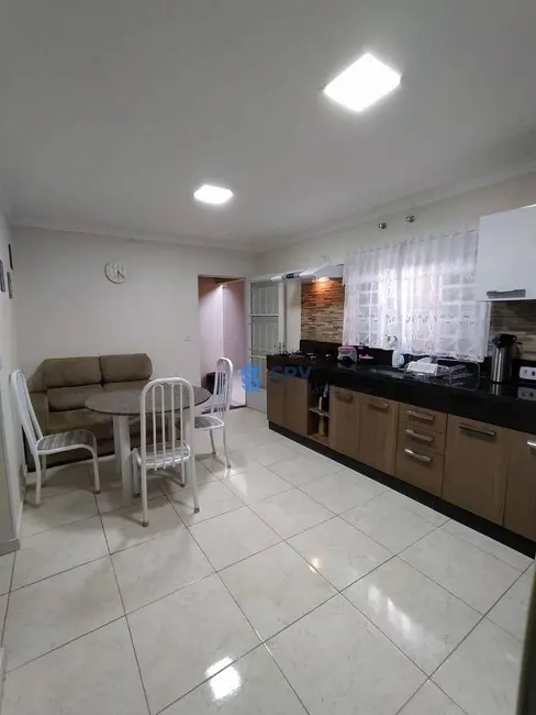 Casa com 3 quartos à venda, 200m2 em Conjunto Vivi Xavier, Londrina - PR - imagem 7 Foto 7 de Casa com 3 quartos à venda, 200m2 em Conjunto Vivi Xavier, Londrina - PR