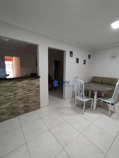 Casa com 3 quartos à venda, 200m2 em Conjunto Vivi Xavier, Londrina - PR - imagem 6 Foto 6 de Casa com 3 quartos à venda, 200m2 em Conjunto Vivi Xavier, Londrina - PR