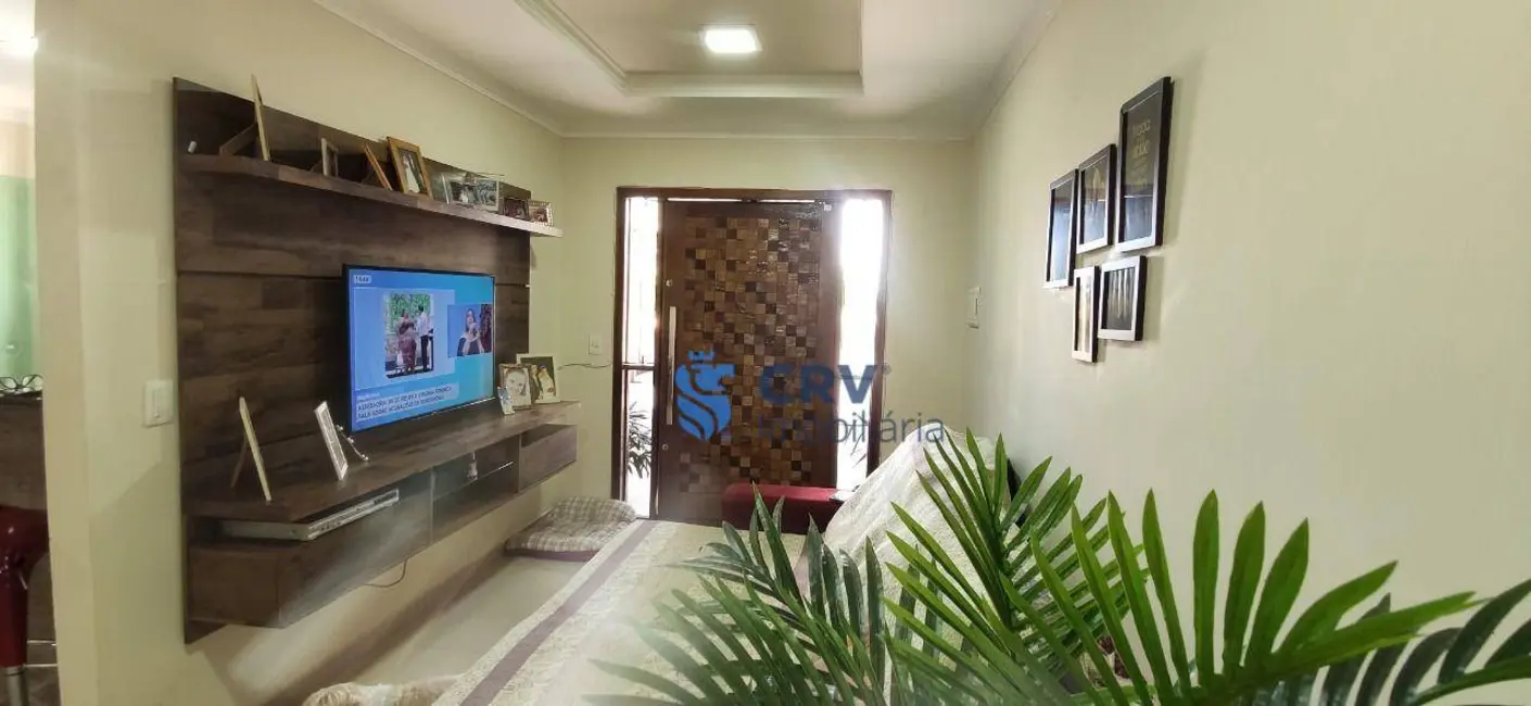 Casa com 3 quartos à venda, 250m2 em Conjunto Café, Londrina - PR - imagem 3 Foto 3 de Casa com 3 quartos à venda, 250m2 em Conjunto Café, Londrina - PR