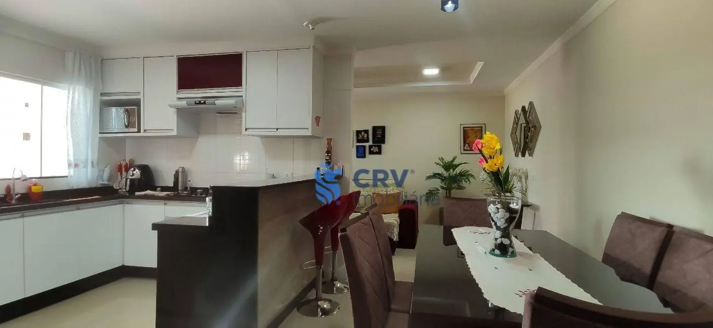 Casa com 3 quartos à venda, 250m2 em Conjunto Café, Londrina - PR - imagem 2 Foto 2 de Casa com 3 quartos à venda, 250m2 em Conjunto Café, Londrina - PR