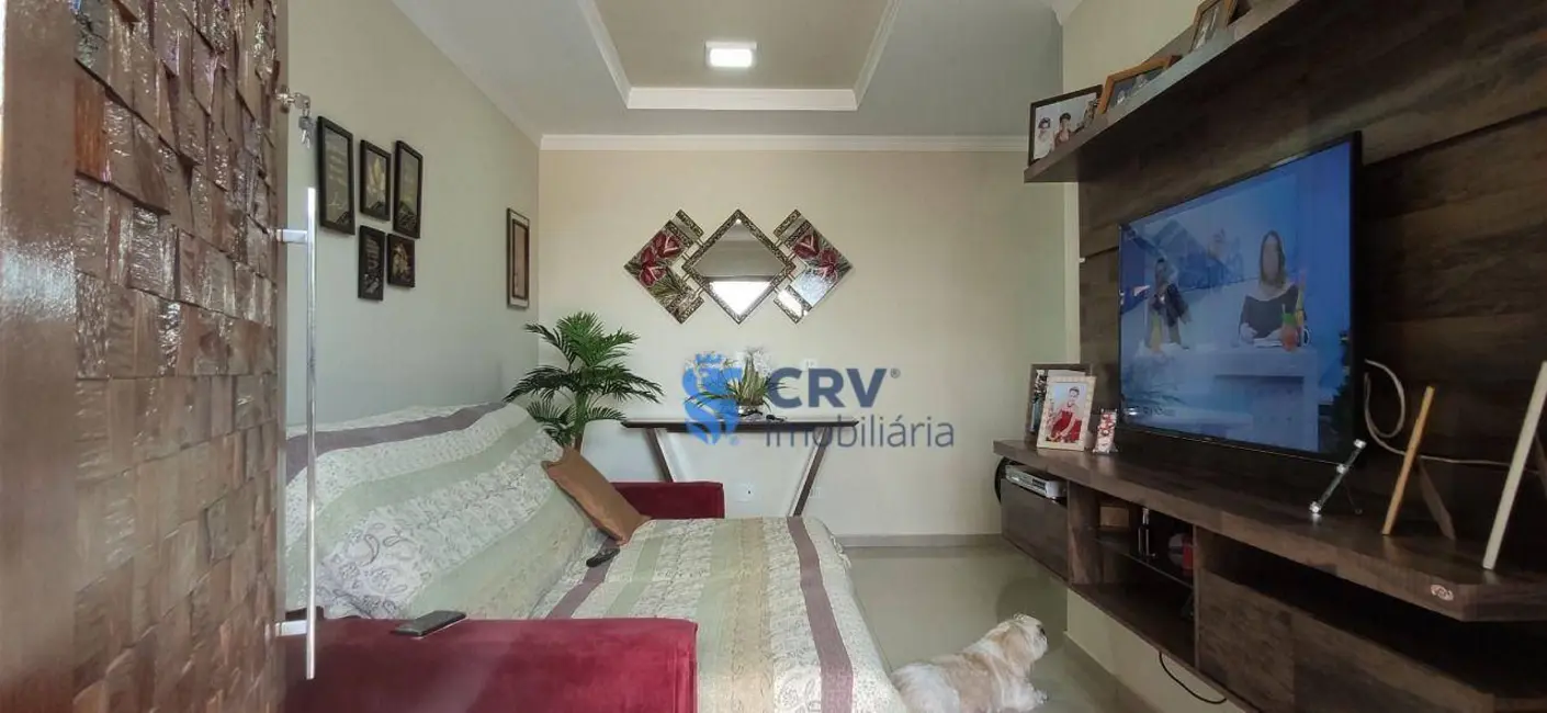 Casa com 3 quartos à venda, 250m2 em Conjunto Café, Londrina - PR - imagem 4 Foto 4 de Casa com 3 quartos à venda, 250m2 em Conjunto Café, Londrina - PR