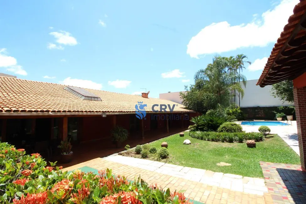 Casa com 4 quartos à venda, 1879m2 em São Vicente, Londrina - PR - imagem 3 Foto 3 de Casa com 4 quartos à venda, 1879m2 em São Vicente, Londrina - PR