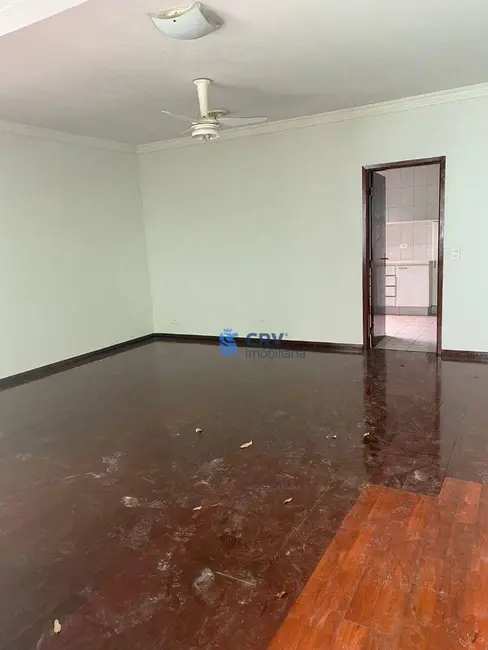 Foto 3 de Casa com 3 quartos para alugar, 305m2 em Ipanema, Londrina - PR