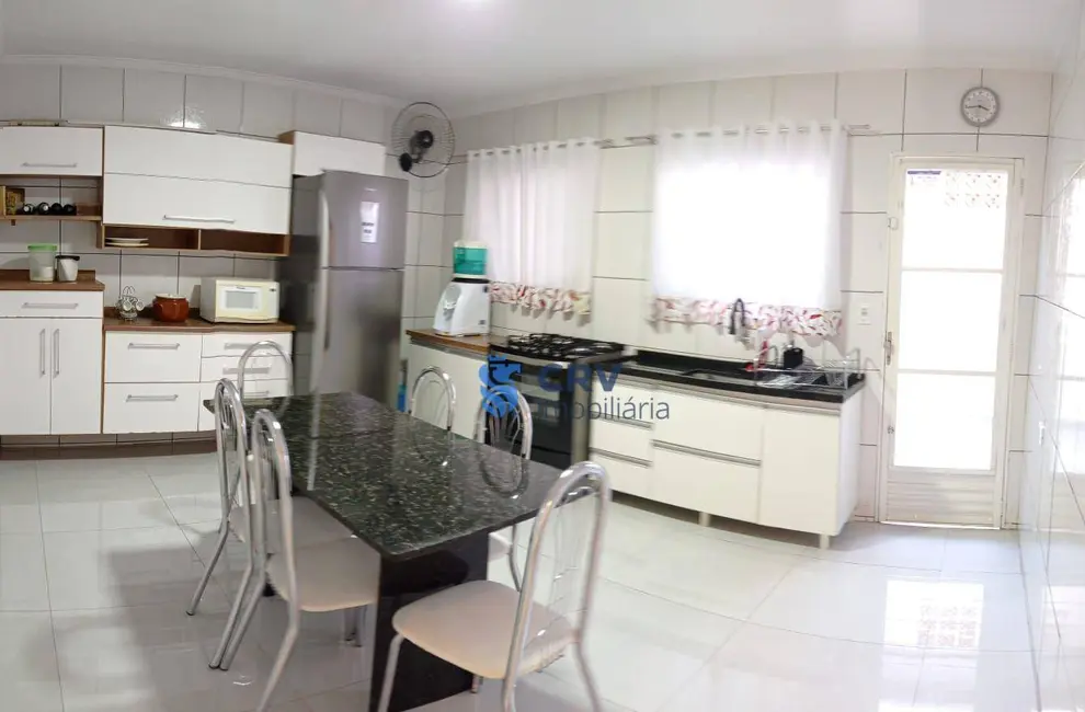 Casa com 2 quartos à venda, 125m2 em Jardim Roma, Londrina - PR - imagem 6 Foto 6 de Casa com 2 quartos à venda, 125m2 em Jardim Roma, Londrina - PR
