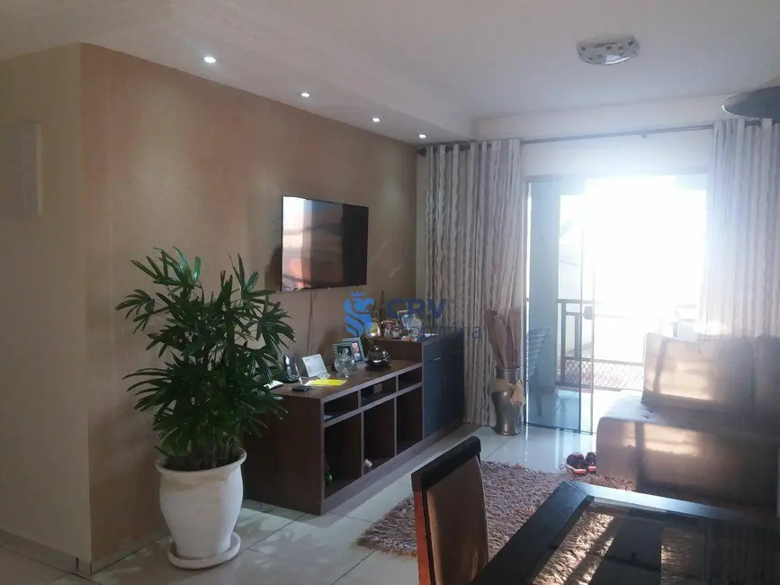 Sobrado com 3 quartos à venda, 256m2 em Leste Oeste, Londrina - PR - imagem 4 Foto 4 de Sobrado com 3 quartos à venda, 256m2 em Leste Oeste, Londrina - PR