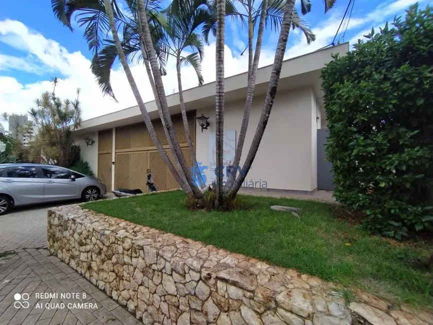 Casa com 4 quartos à venda, 871m2 em Canadá, Londrina - PR - imagem 4 Foto 4 de Casa com 4 quartos à venda, 871m2 em Canadá, Londrina - PR