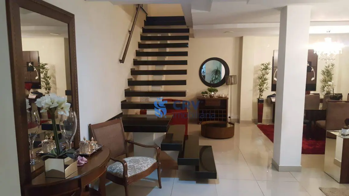 Sobrado com 4 quartos à venda, 370m2 em Jardim Santa Alice, Arapongas - PR - imagem 3 Foto 3 de Sobrado com 4 quartos à venda, 370m2 em Jardim Santa Alice, Arapongas - PR