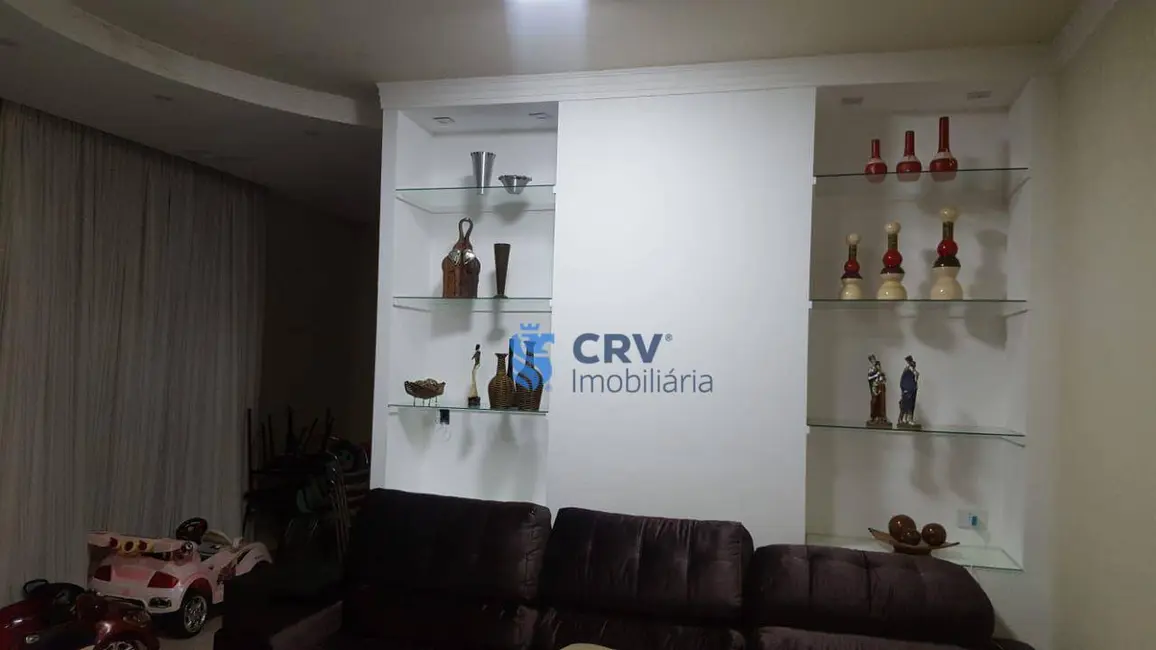 Sobrado com 4 quartos à venda, 370m2 em Jardim Santa Alice, Arapongas - PR - imagem 6 Foto 6 de Sobrado com 4 quartos à venda, 370m2 em Jardim Santa Alice, Arapongas - PR