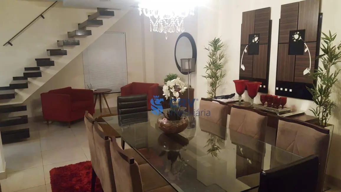 Sobrado com 4 quartos à venda, 370m2 em Jardim Santa Alice, Arapongas - PR - imagem 8 Foto 8 de Sobrado com 4 quartos à venda, 370m2 em Jardim Santa Alice, Arapongas - PR