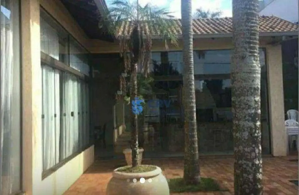 Casa com 2 quartos à venda, 500m2 em Colúmbia, Londrina - PR - imagem 3 Foto 3 de Casa com 2 quartos à venda, 500m2 em Colúmbia, Londrina - PR
