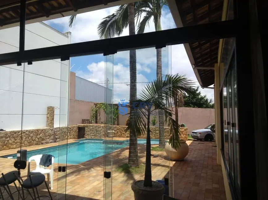 Casa com 2 quartos à venda, 500m2 em Colúmbia, Londrina - PR - imagem 1 Foto 1 de Casa com 2 quartos à venda, 500m2 em Colúmbia, Londrina - PR