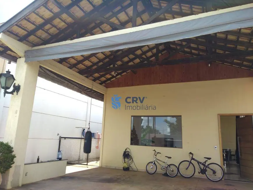 Casa com 2 quartos à venda, 500m2 em Colúmbia, Londrina - PR - imagem 7 Foto 7 de Casa com 2 quartos à venda, 500m2 em Colúmbia, Londrina - PR