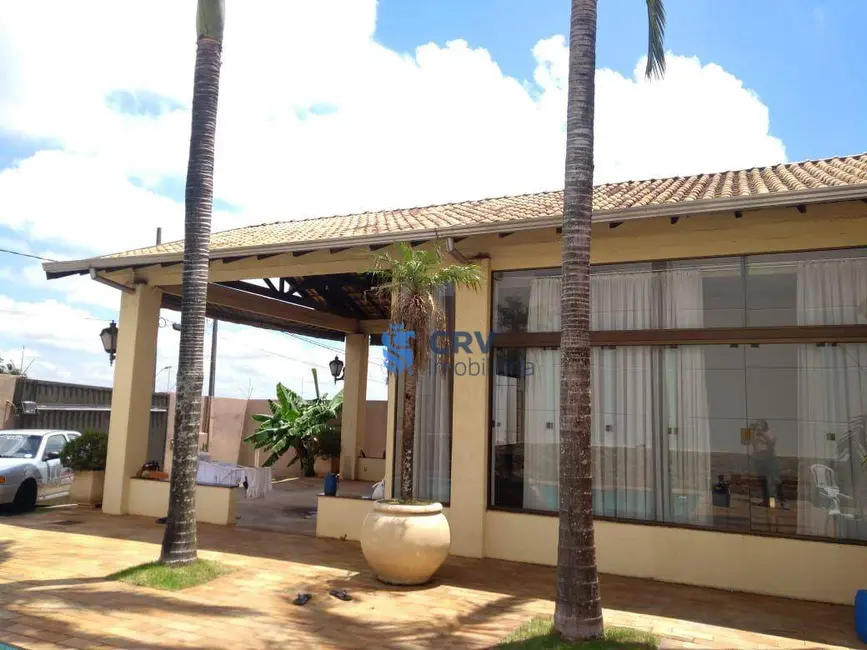 Casa com 2 quartos à venda, 500m2 em Colúmbia, Londrina - PR - imagem 6 Foto 6 de Casa com 2 quartos à venda, 500m2 em Colúmbia, Londrina - PR