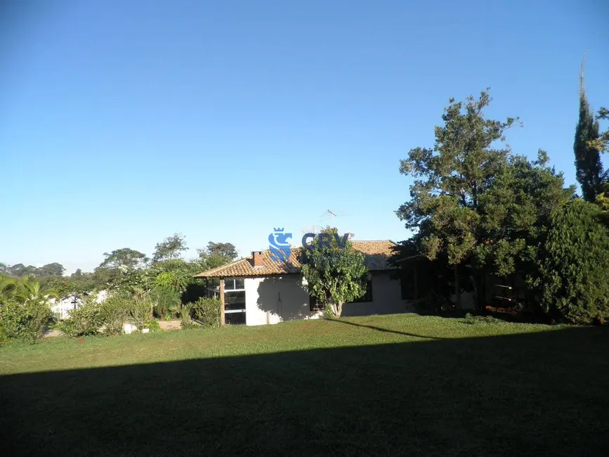 Foto 2 de Chácara com 3 quartos à venda, 2500m2 em Jardim Itatiaia 2, Londrina - PR