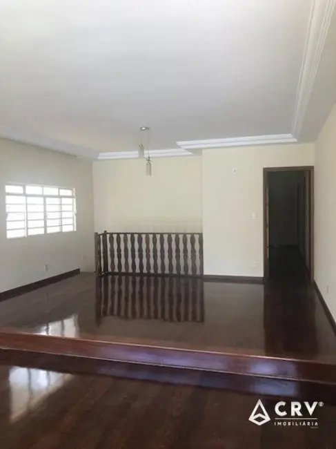 Foto 2 de Casa com 4 quartos para alugar, 307m2 em Quebec, Londrina - PR