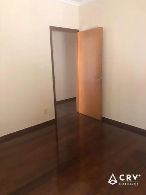 Foto 5 de Casa com 4 quartos para alugar, 307m2 em Quebec, Londrina - PR