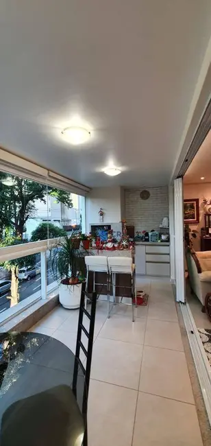 Apartamento com 3 quartos à venda, 188m2 em Centro, Londrina - PR - imagem 7 Foto 7 de Apartamento com 3 quartos à venda, 188m2 em Centro, Londrina - PR