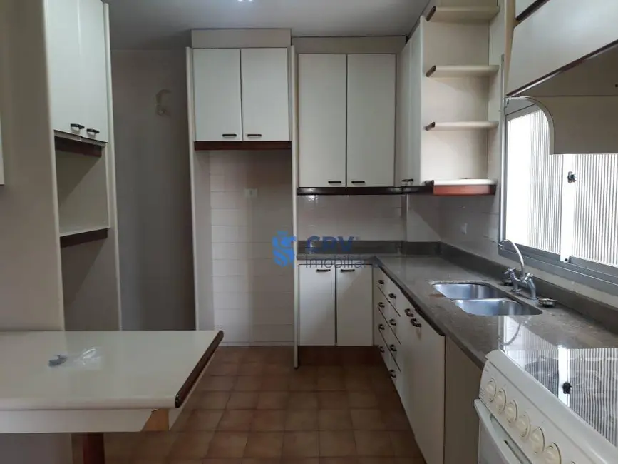 Apartamento com 3 quartos à venda, 189m2 em Centro, Londrina - PR - imagem 5 Foto 5 de Apartamento com 3 quartos à venda, 189m2 em Centro, Londrina - PR