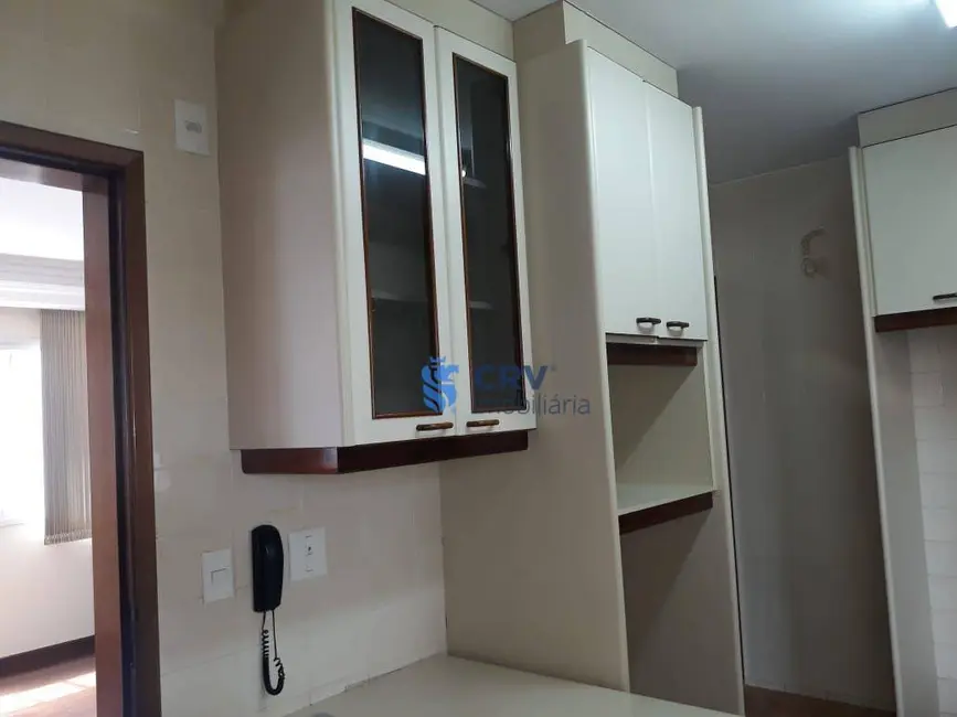 Apartamento com 3 quartos à venda, 189m2 em Centro, Londrina - PR - imagem 6 Foto 6 de Apartamento com 3 quartos à venda, 189m2 em Centro, Londrina - PR