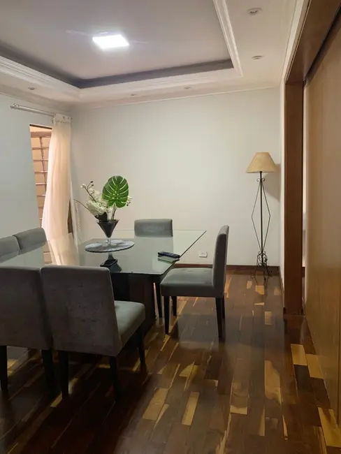 Casa com 3 quartos à venda, 275m2 em Jardim Pérola, Londrina - PR - imagem 3 Foto 3 de Casa com 3 quartos à venda, 275m2 em Jardim Pérola, Londrina - PR