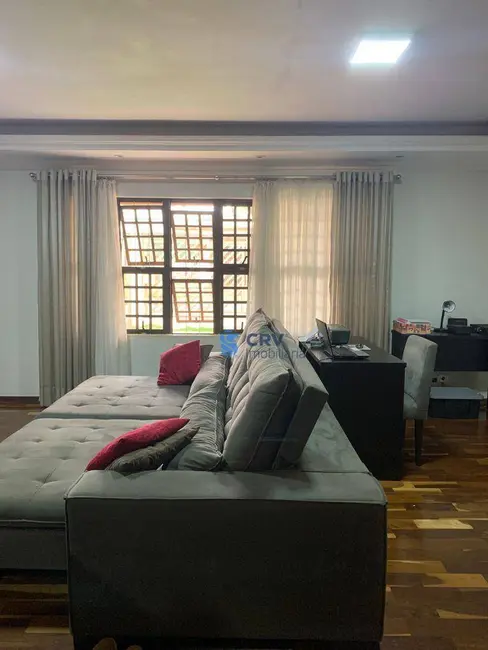 Casa com 3 quartos à venda, 275m2 em Jardim Pérola, Londrina - PR - imagem 8 Foto 8 de Casa com 3 quartos à venda, 275m2 em Jardim Pérola, Londrina - PR