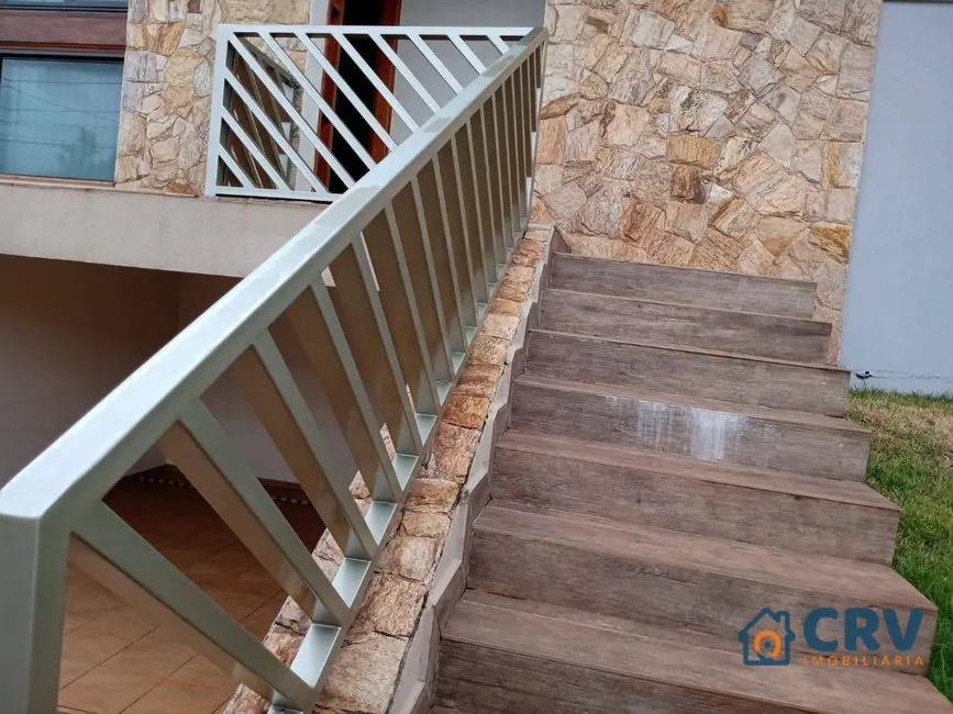 Casa com 5 quartos à venda, 720m2 em Quebec, Londrina - PR - imagem 3 Foto 3 de Casa com 5 quartos à venda, 720m2 em Quebec, Londrina - PR